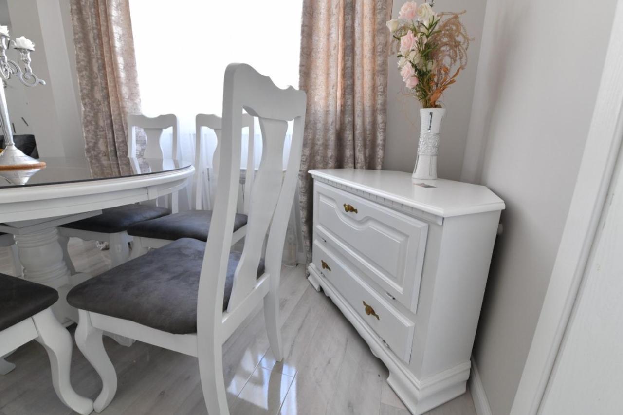 Family Apartman Bijeljina Buitenkant foto